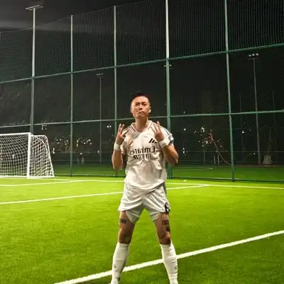 罗梓英